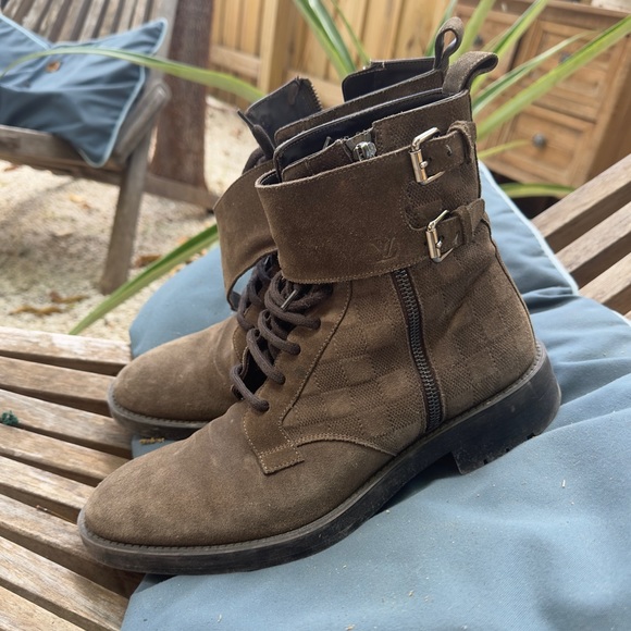 Authentic Louis Vuitton combat  Boots - Picture 2 of 10